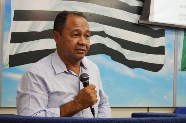 2017512_foto - Poneis quer coleta e afastamento de esgoto das casas da Fepasa
